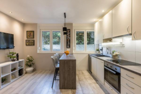Artistic chill art apartment 2+2.Centar of Split.